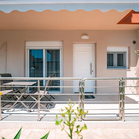 Milonas House Apartments Паралия Дионисиу Екстериор снимка