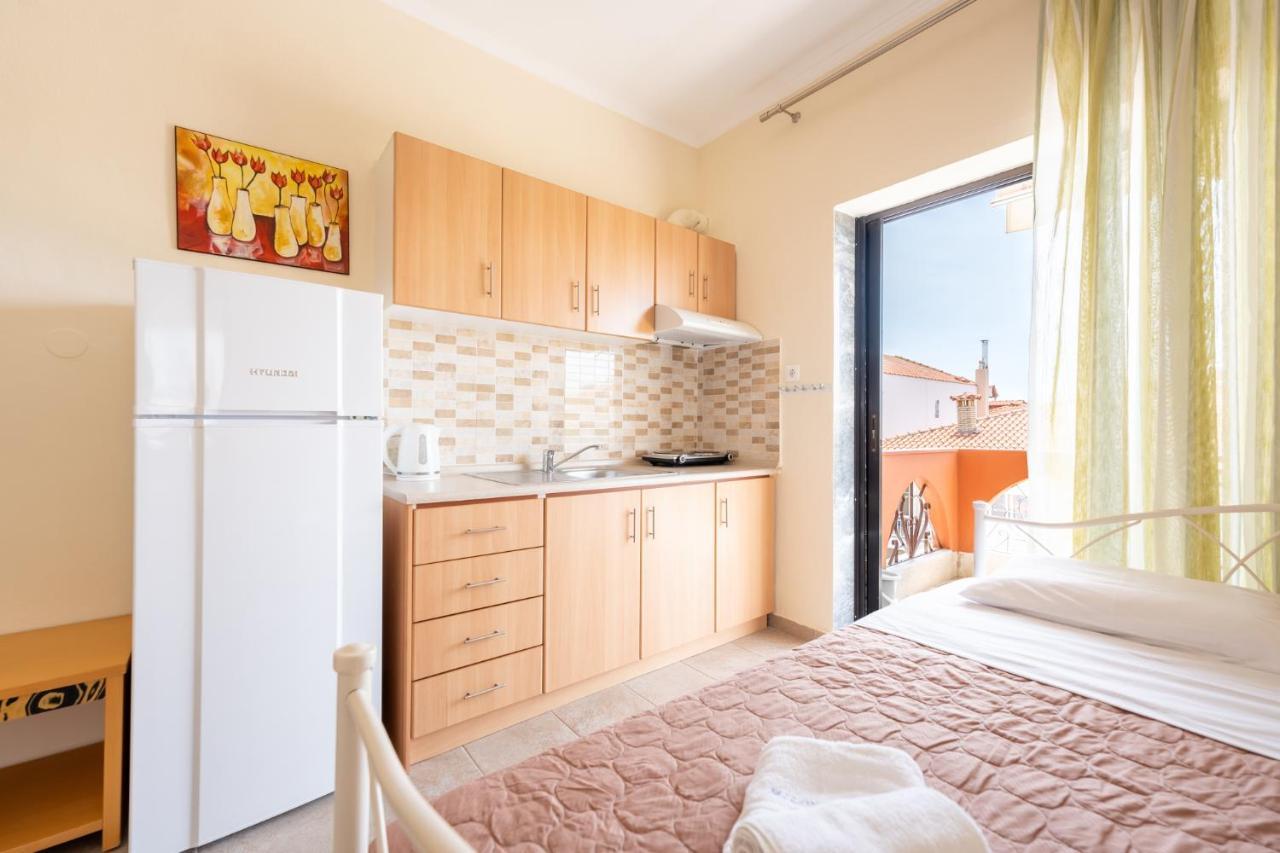 Milonas House Apartments Паралия Дионисиу Екстериор снимка