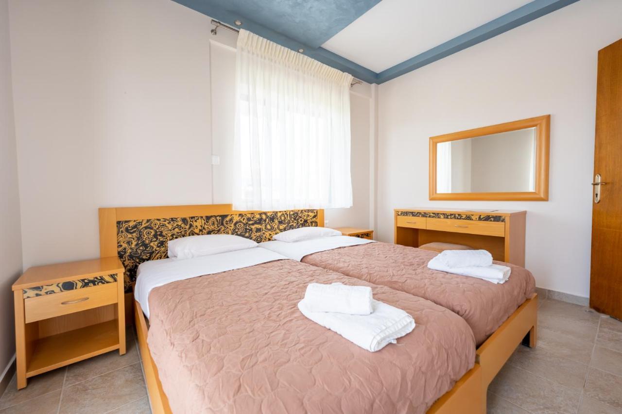 Milonas House Apartments Паралия Дионисиу Екстериор снимка
