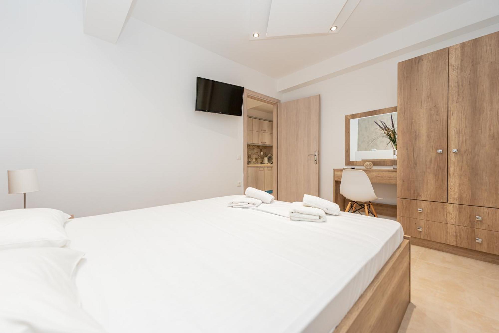 Milonas House Apartments Паралия Дионисиу Екстериор снимка