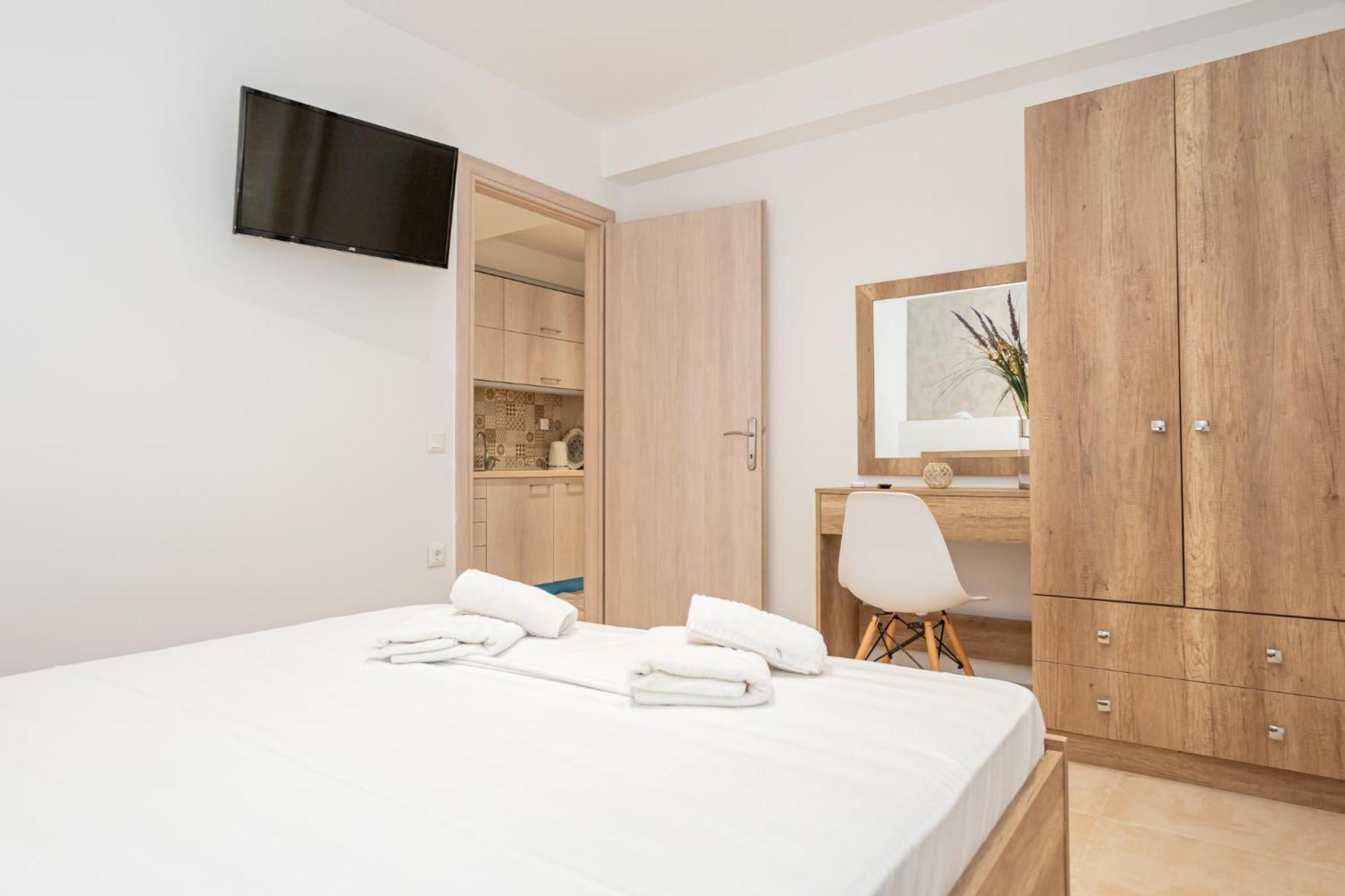 Milonas House Apartments Паралия Дионисиу Екстериор снимка